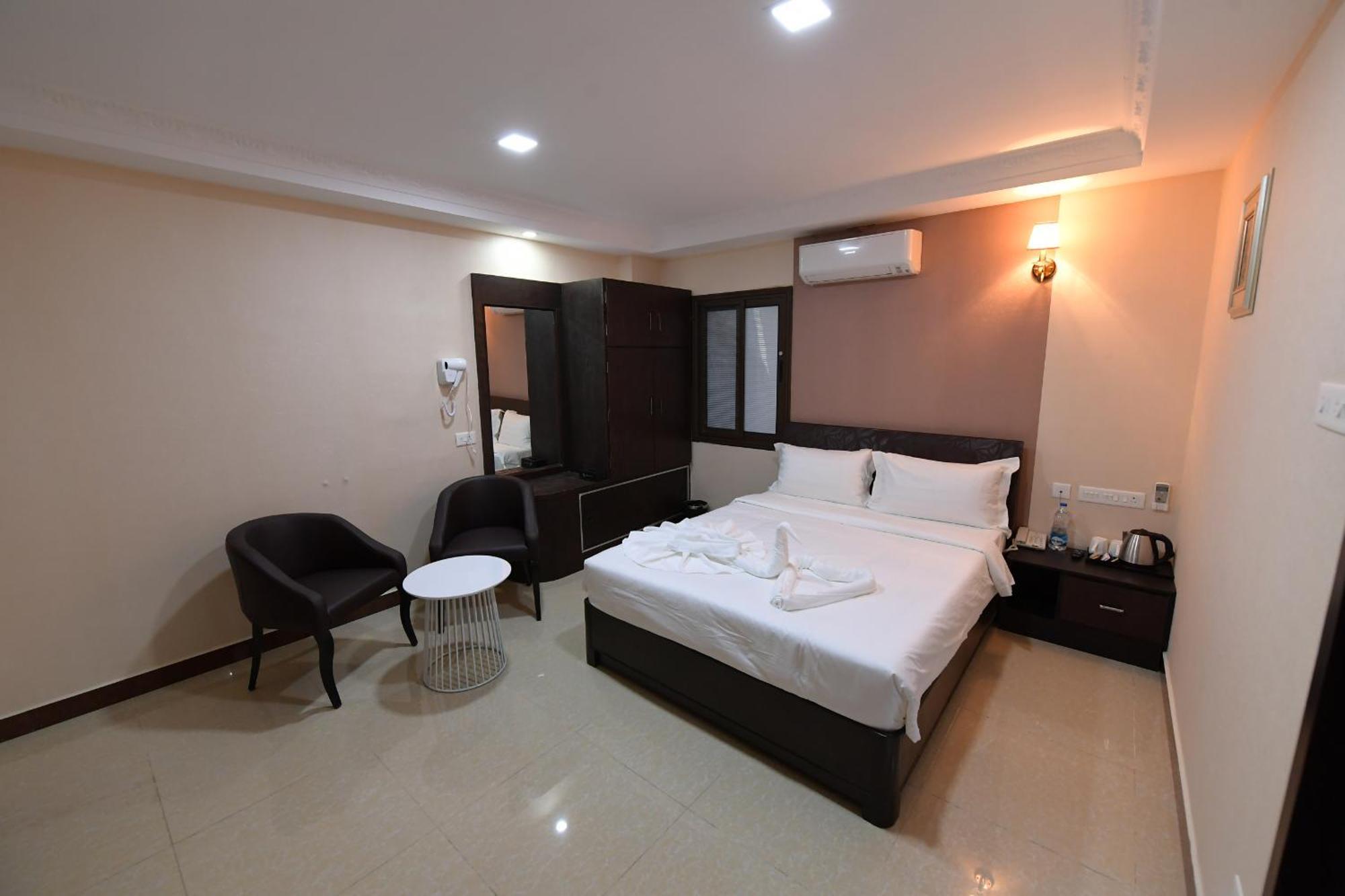 Coastal Grand Hotel Sampath Tiruchirappalli ภายนอก รูปภาพ